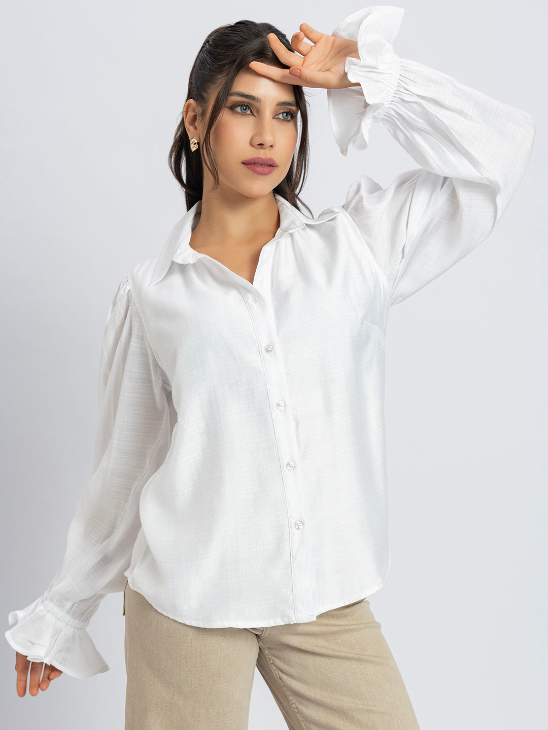 Detail of spread collar on white ruffled cuff shirt