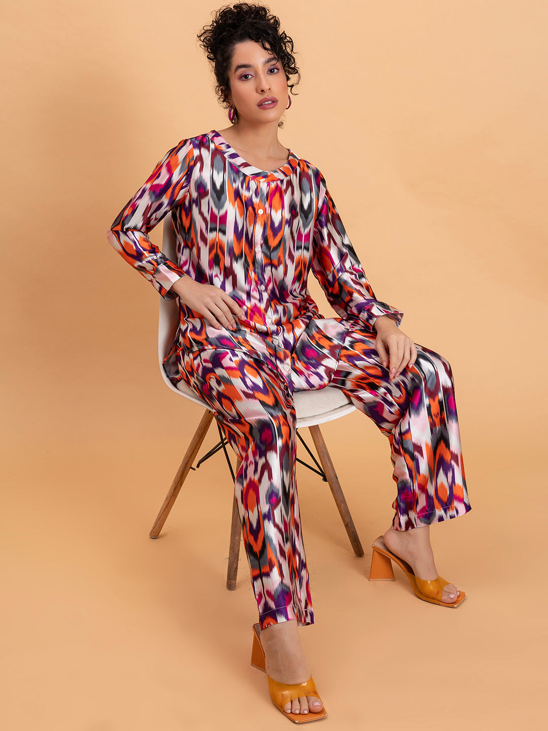 Coordinated satin pant detail in multicolor Atik print