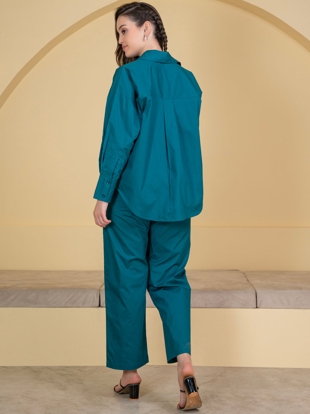 Close-up of turquoise poplin cotton fabric