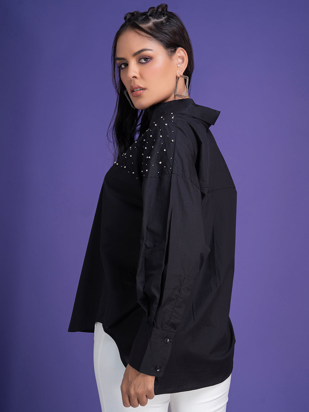 Back view of the black poplin oversized shirt