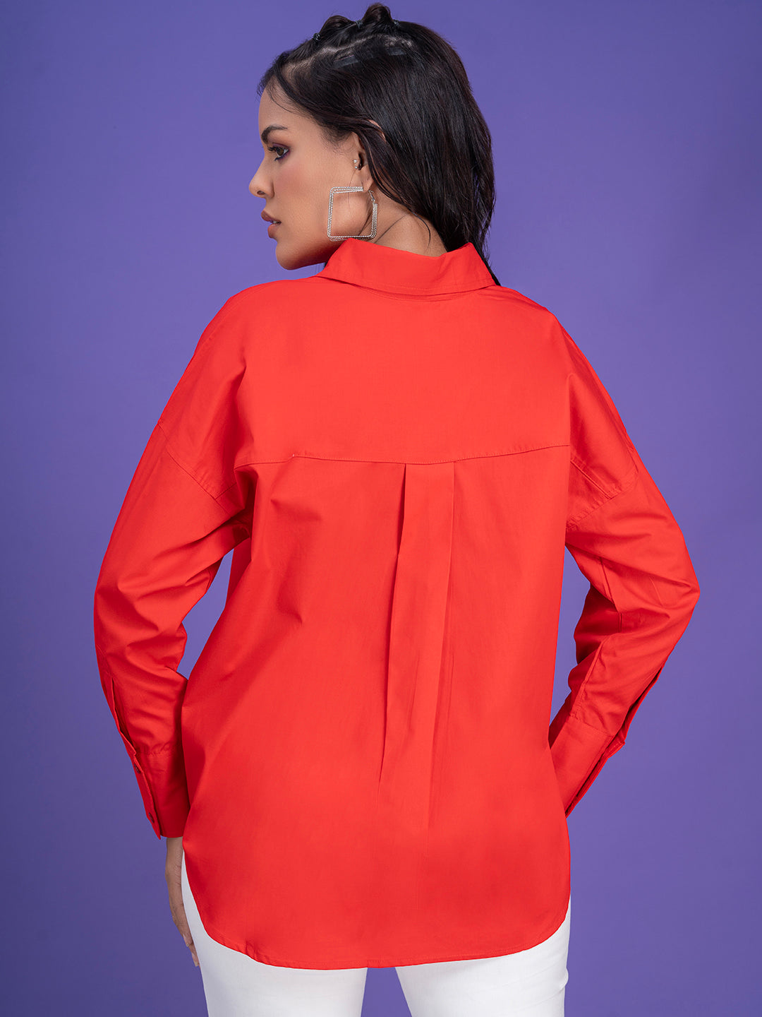 Spread collar detail on red cotton shirt