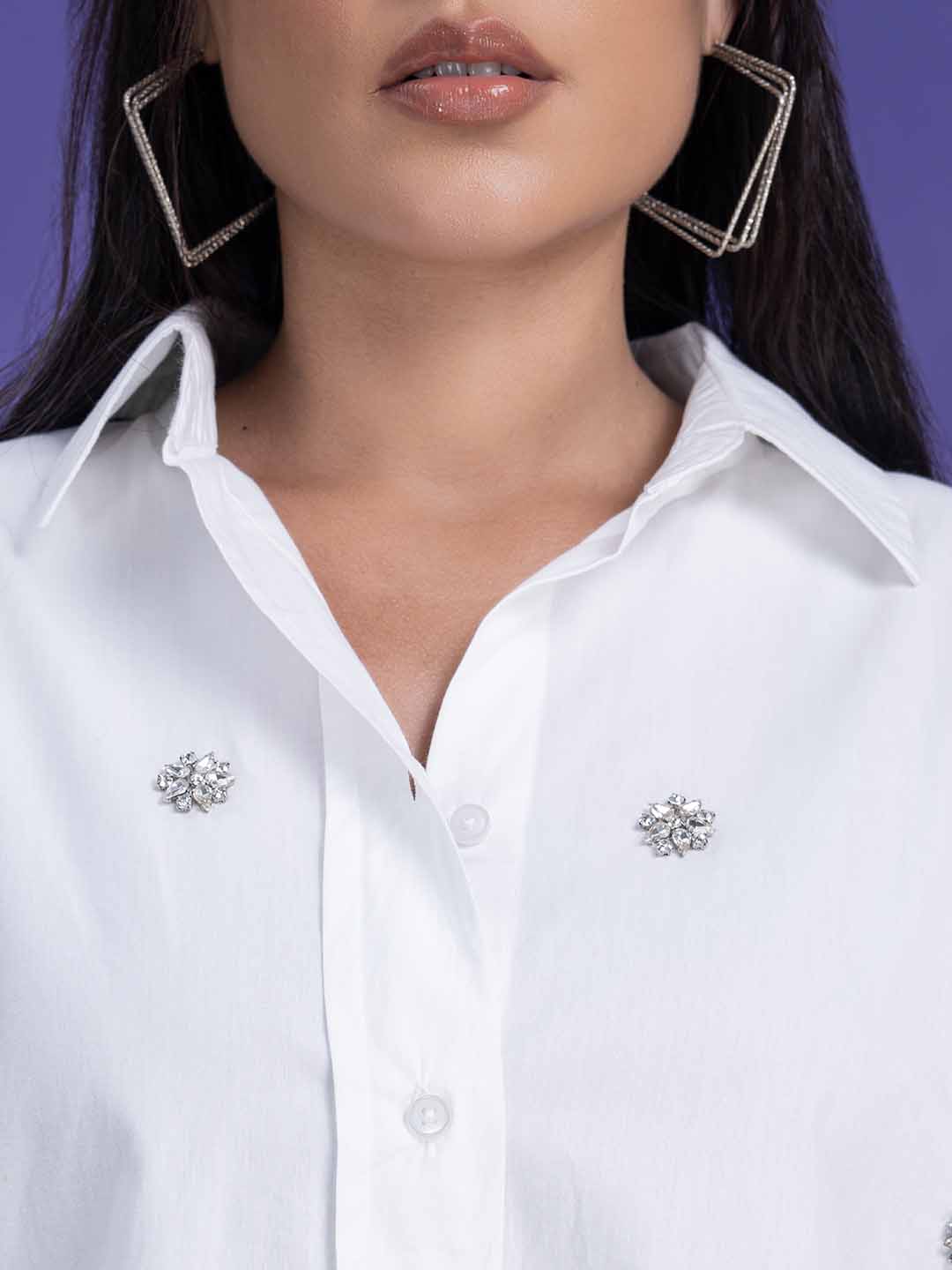 Back view of the white poplin oversized shirt